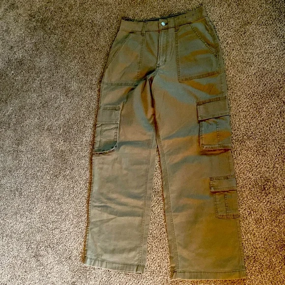 Hollister Cargo Pants - Picture 2 of 6